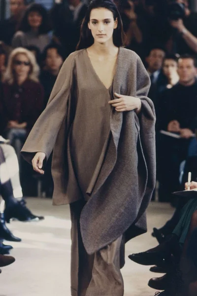 Look 16